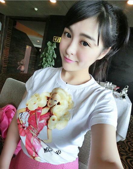 国产巨乳自拍,揭秘网络红人背后的故事